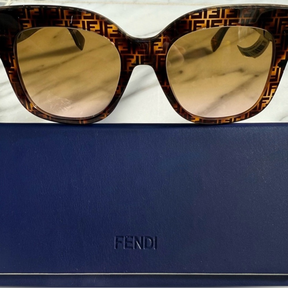 FENDI ZUCCA “FF” OVERSIZE BROWN /BLACK TORTOISESHELL SUNGLASSES - Picture 11 of 16